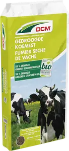 DCM Gedroogde Koemest 18 kg